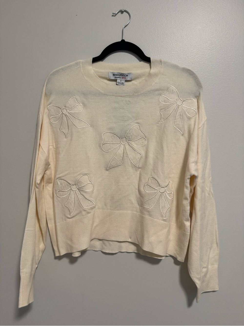 Bridgerton Shondaland Netflix Bow Sweater Cream Medium NWT
